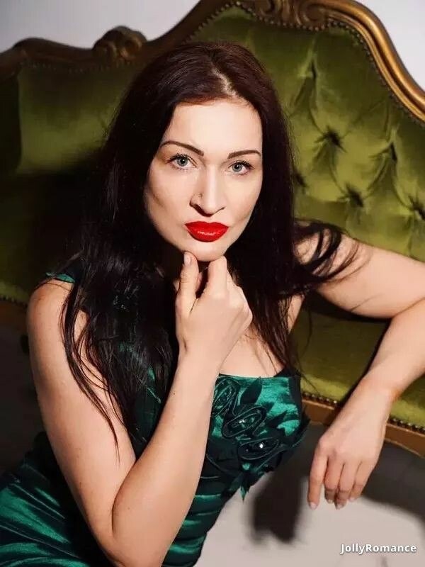 Julia, 46